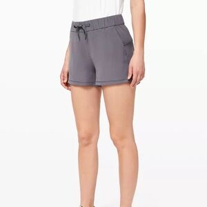 Lululemon on the fly shorts 2.5 inch